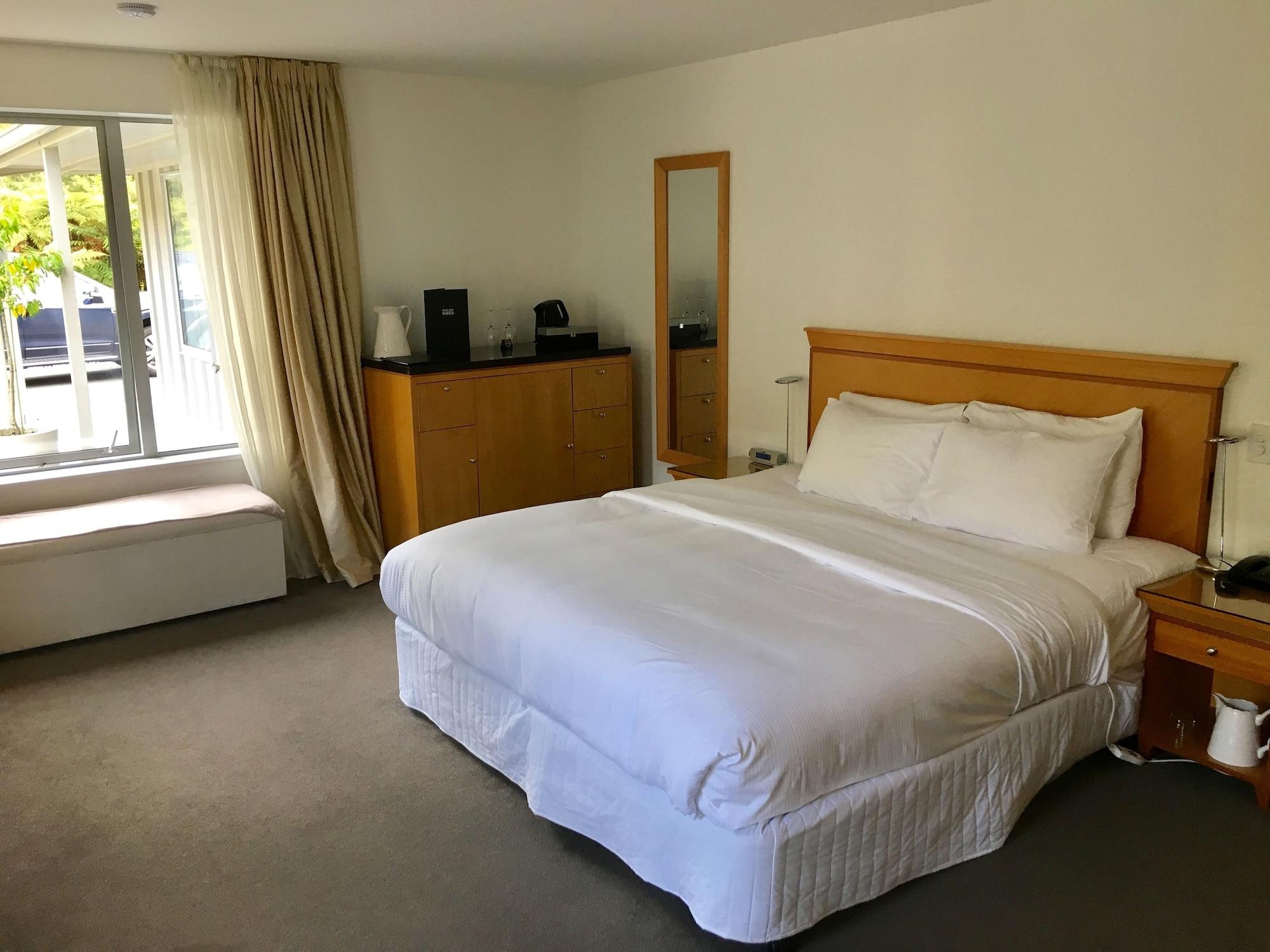 Oasis Hotel 4*