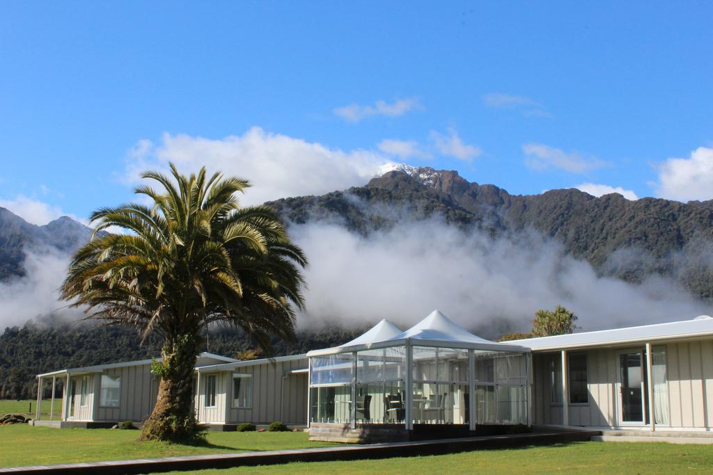 Oasis Hotel